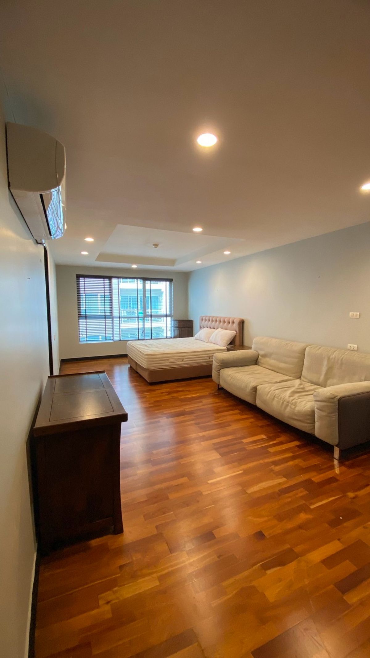 For RentCondoSukhumvit, Asoke, Thonglor : Avanue 61 Condo 2 Bedrooms 2Bath Fully Furnished Ready to Move Good Location