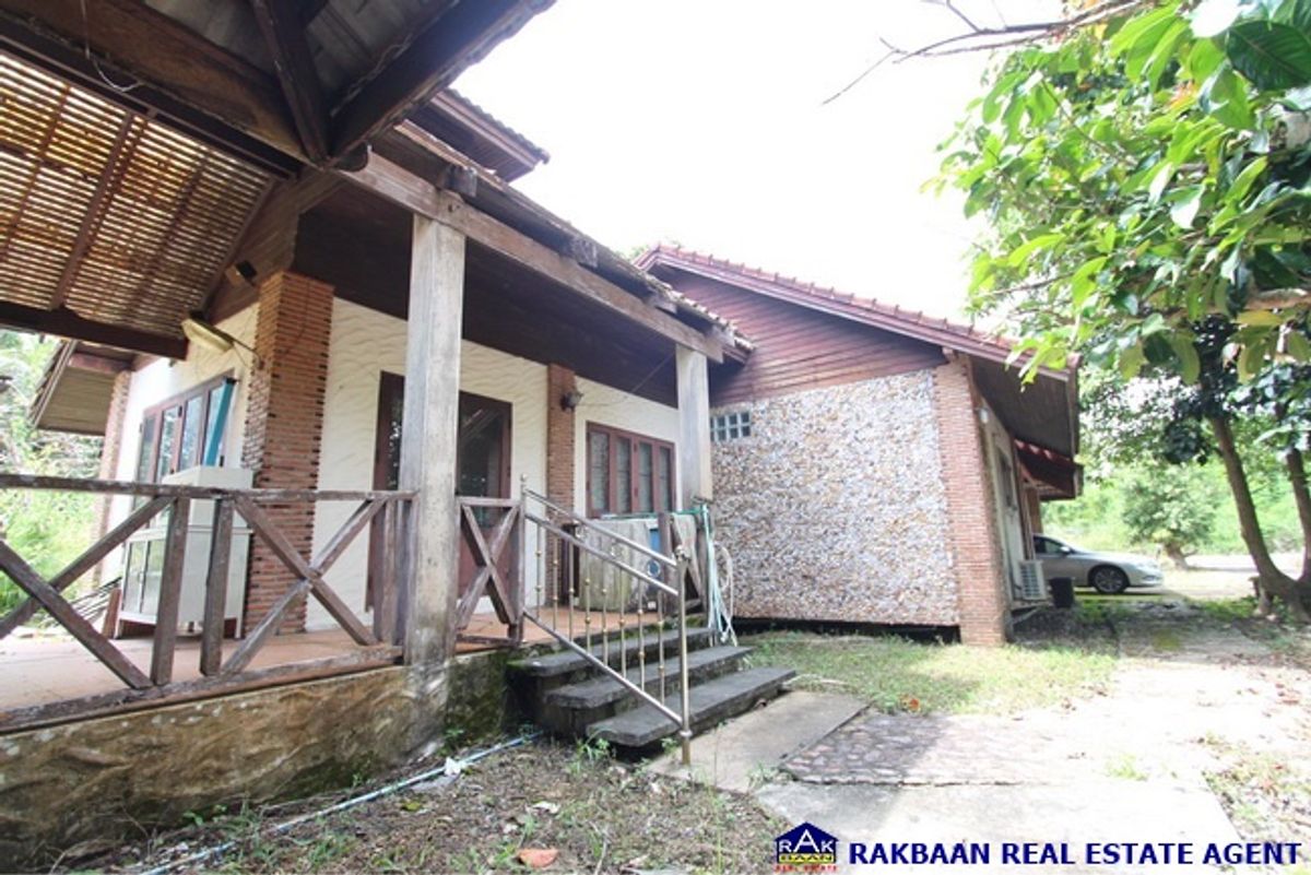 For SaleHouseChanthaburi : Rabbit Hill Resort, 1 Rai, 16 meters, 2 bedrooms, 2 bathrooms, behind the house.