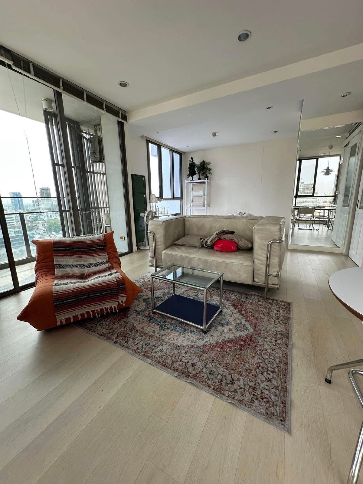 For RentCondoSukhumvit, Asoke, Thonglor : Condo 𝗣𝗘𝗧 𝗙𝗥𝗜𝗘𝗡𝗗𝗟𝗬 𝗙𝗥𝗜𝗘𝗡𝗗𝗟𝗬 Sukhumvit 49, wide room, up to 60 sqm.