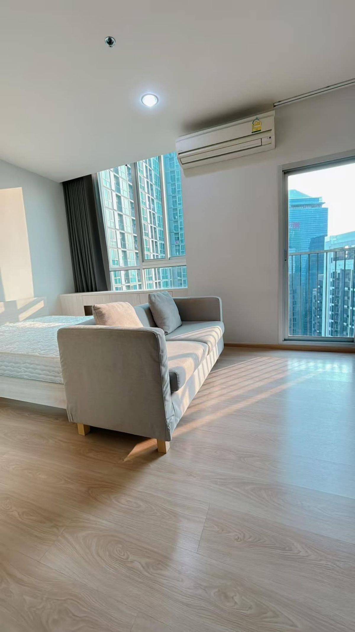 For RentCondoRatchadapisek, Huaikwang, Suttisan : For rental condo for the Rain Cultural Center for RENT | Noble Revolve Ratchada | 2BED 51 SQ.M. | Near MRT 100m.