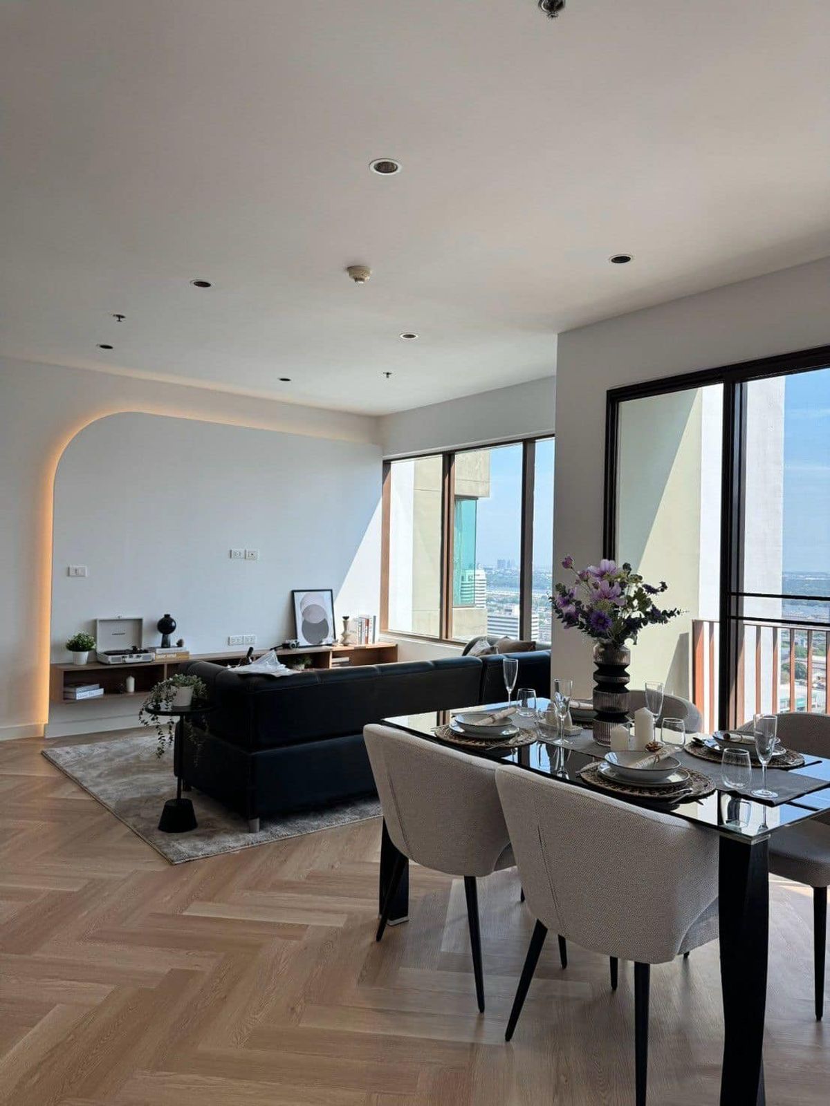 For SaleCondoSukhumvit, Asoke, Thonglor : 2 bedroom luxury condo for sale in the middle of Soi Sukhumvit 24, Phrom Phong, River View, Agent Aey Tel./line: 093-939-7861