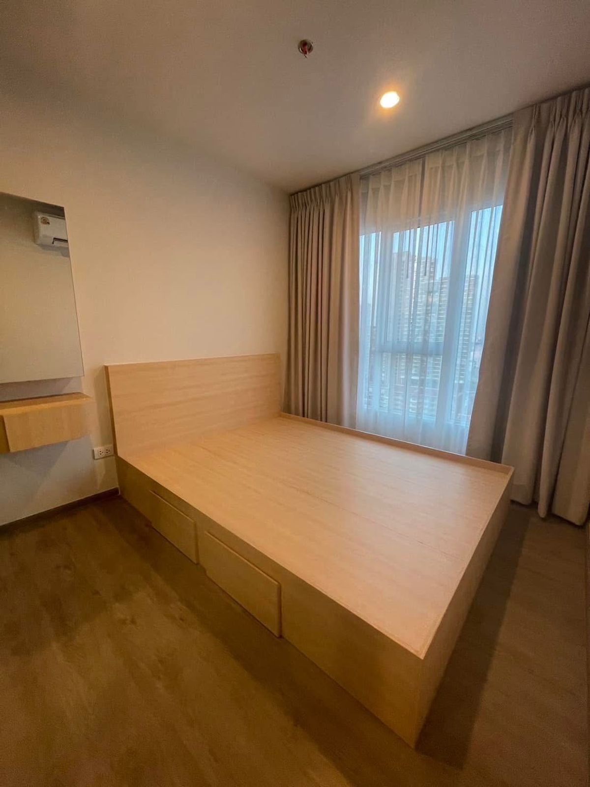 For RentCondoBangna, Bearing, Lasalle : New room, furniture and new electrical appliances !! Regent Home Bangna Condo for Rent (Regent Home Bangna) Building/Building: D Floor: 22 Room Size: 28 sq.m. Price: 11,000 baht