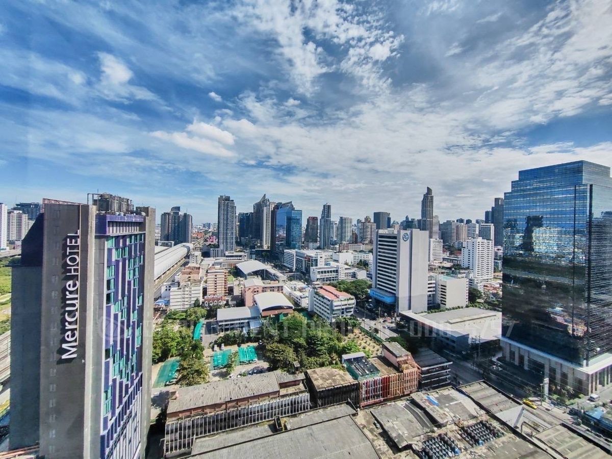 For SaleCondoRama9, Petchburi, RCA : For Sale: 2-Bedroom Panoramic View at the Circle Living Protype