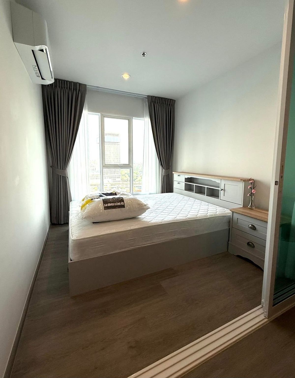 For RentCondoBangna, Bearing, Lasalle : Regent Regent Home Bangna (Regent Home Bangna) Building/Building: D Floor: 19 Size Room Size: 28 sq.m. Price: 10,000 baht