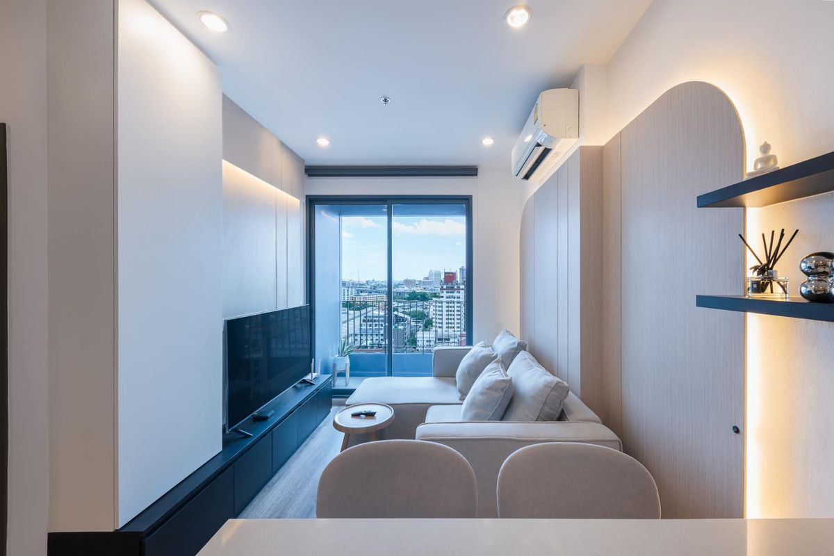 For RentCondoOnnut, Udomsuk : 🌇 Condo rental in Bang Na area | ✨ideo Mobi Sukhumvit 66✨ | Very good location! Next to BTS Udomsuk can connect to Skywalk directly | Beautiful room, complete furniture Modern decoration | 💰 Price only 40,000 baht/month