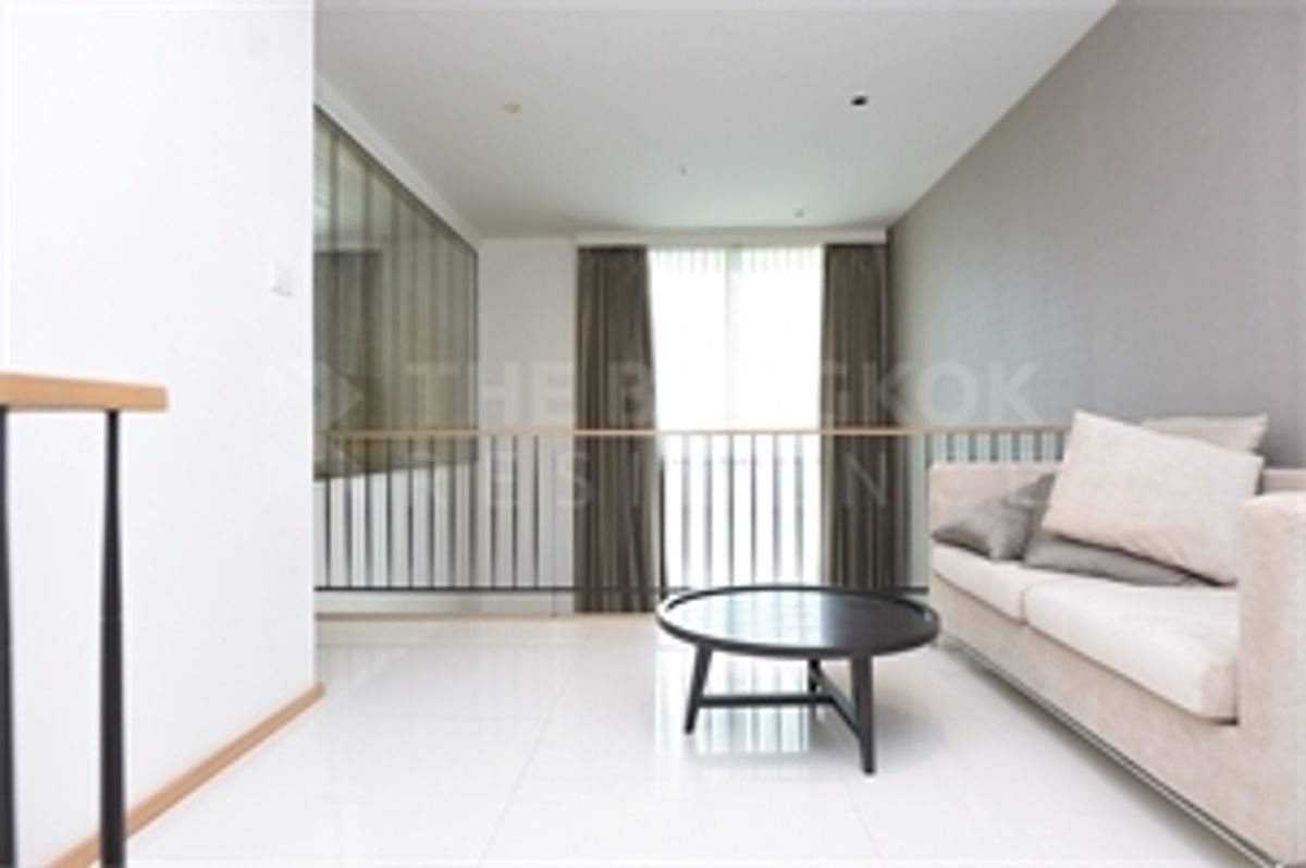 ให้เช่าคอนโดสาทร นราธิวาส : The Empire Place for rent | 20th Floor | 2 Bed 2 Bath | 107 SQ.M. | 48k By James Tel/line: 065-824-1025