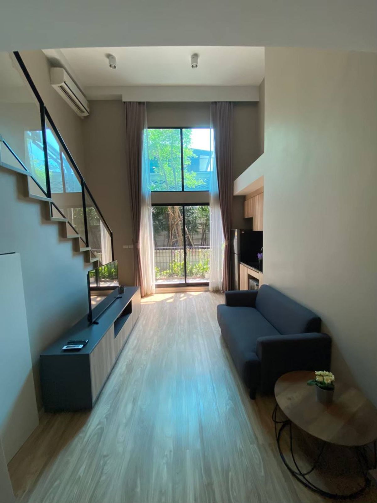 For RentCondoSathorn, Narathiwat : 🏙️ Rent Blossom Condo Sathon-Charoen Rat | Duplex 2 layers | Sathorn area | ✨ Beautiful modern room, high ceiling, airy | 💰 Price 18,000 baht/ month