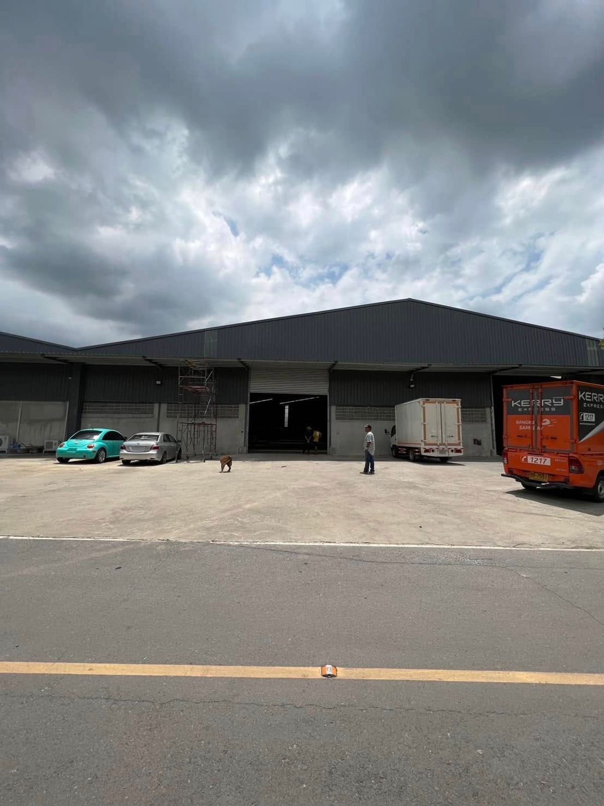 For RentWarehouseRama5, Ratchapruek, Bangkruai : Renting warehouses in the area of ​​1,450 square meters, Bang Kruai location, Nonthaburi