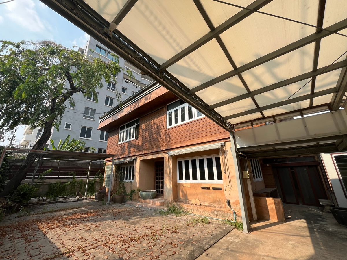 ขายบ้านอารีย์ อนุสาวรีย์ : บ้าน พหลโยธิน ซอย 2 / 4 ห้องนอน (ขาย), House Phahonyothin Soi 2 / 4 Bedrooms (FOR SALE) NUB766