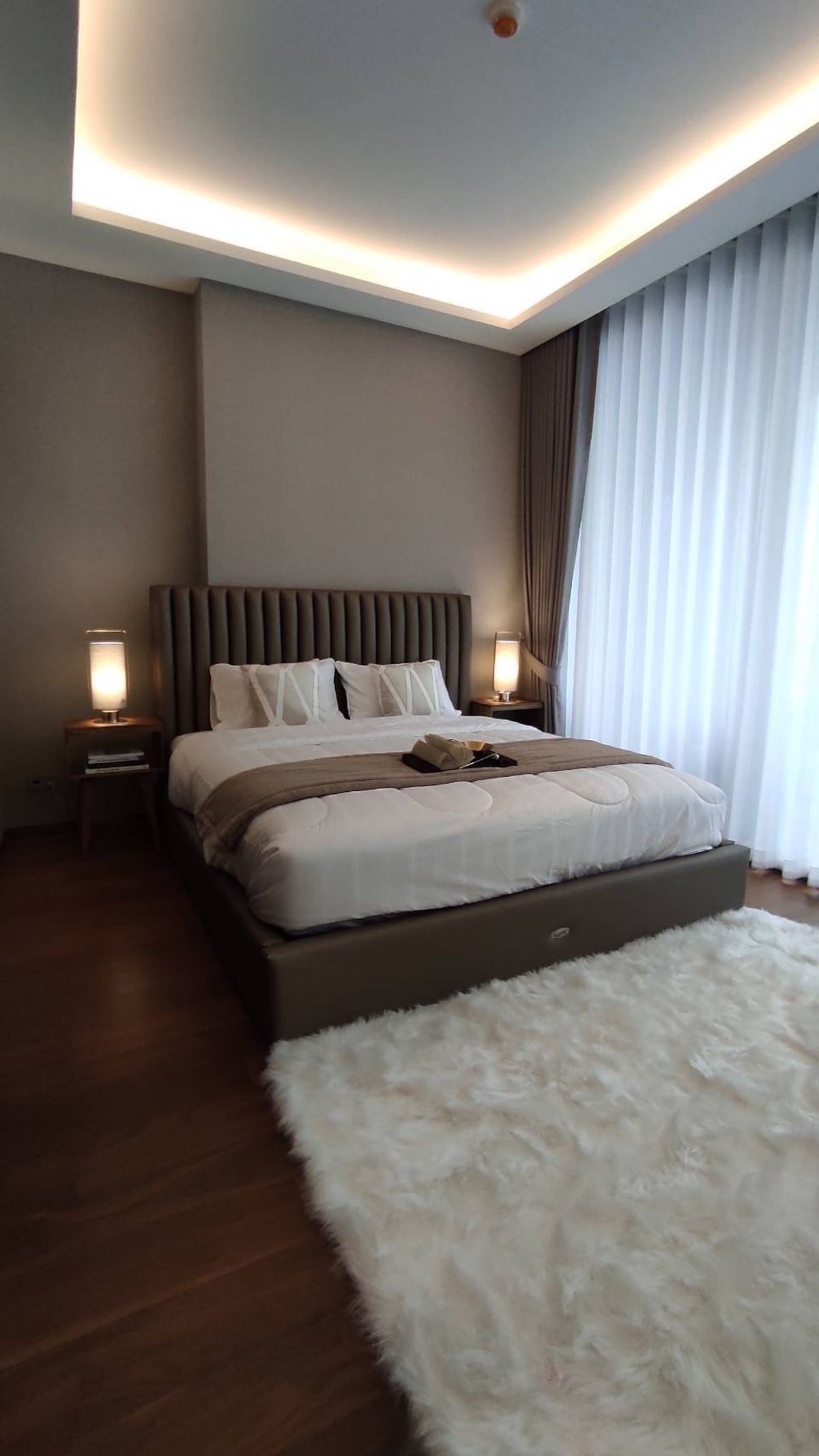 For SaleCondoSukhumvit, Asoke, Thonglor : 📢👇Sell with tenant til Feb 26, one of the most sought-after locations in The Emdistrict area, great for living or investing, fully furnished