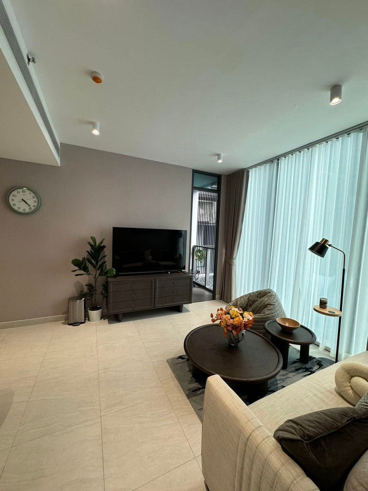 For RentCondoSathorn, Narathiwat : Condo, 9th floor, good location with beautiful decorative furniture for rent in Sathorn-Silom, near BTS, St. Louis, only 220 meters