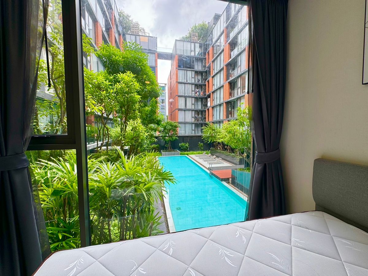 For RentCondoSukhumvit, Asoke, Thonglor : For Rent! Quint! Treehaus (Sukhumvit 42) Pool View, 2 Bedrooms 2 Bathrooms 46 SQ.M, Corner Room Condo Quintara Treehaus (Sukhumvit 42) 2 Bedroom Pool View, Private Room