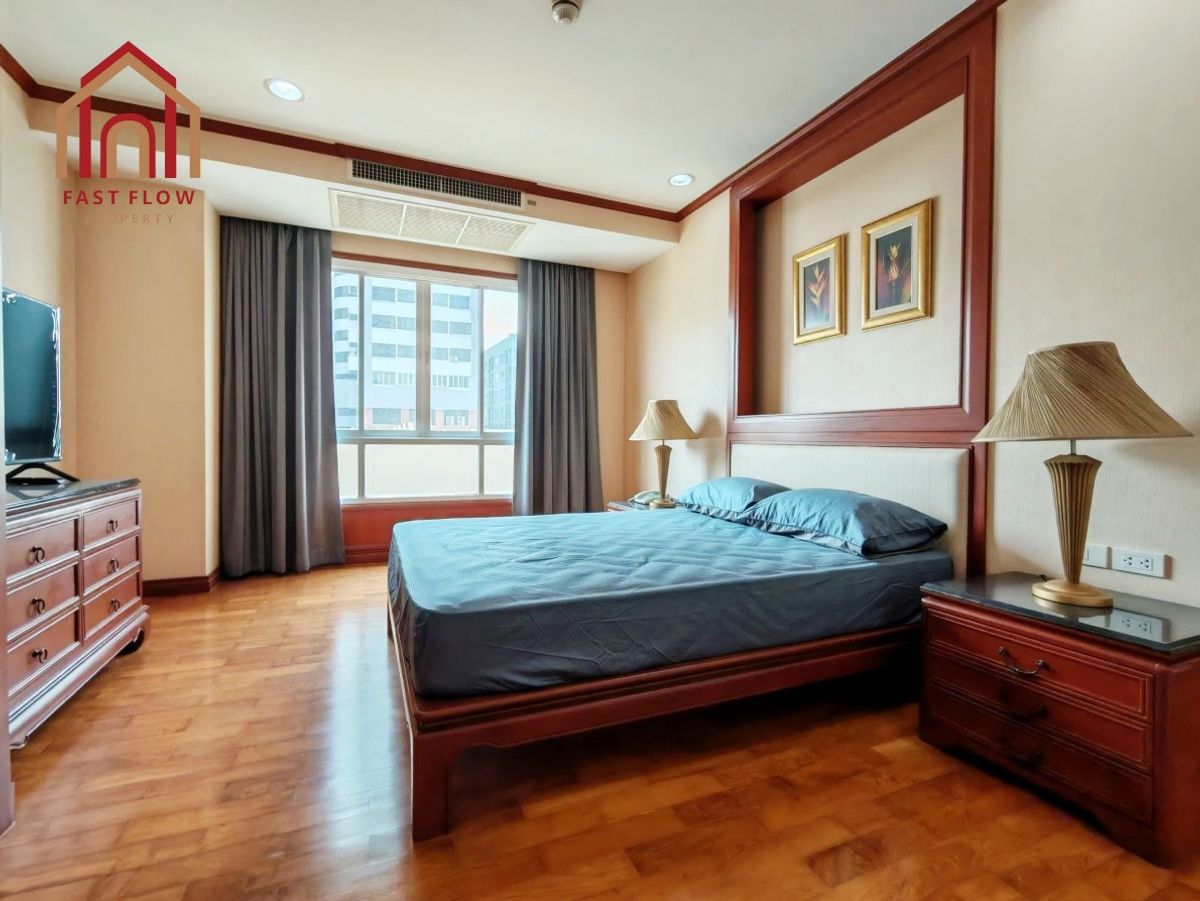 For SaleCondoSukhumvit, Asoke, Thonglor : Condo for sale The Bangkok Sukhumvit 43 The Bangkok Sukhumvit 43, near BTS Phrom Phong, 6th floor. Building A is decorated with 2 bedrooms, 200 meters away from Sukhumvit Road.