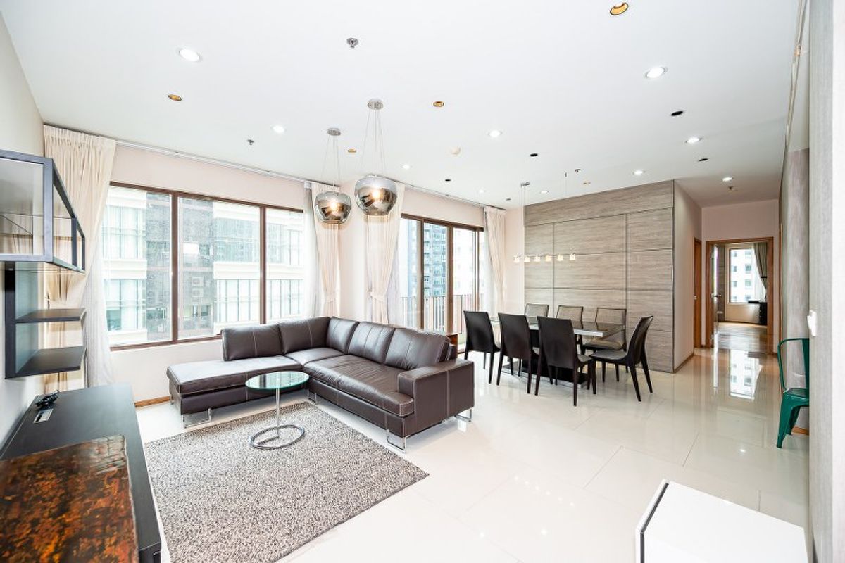 For SaleCondoSukhumvit, Asoke, Thonglor : Urgent sale, the best price in The Emporio Place 2BED 3BATH. Beautiful condition, the most good price. Watch the room.