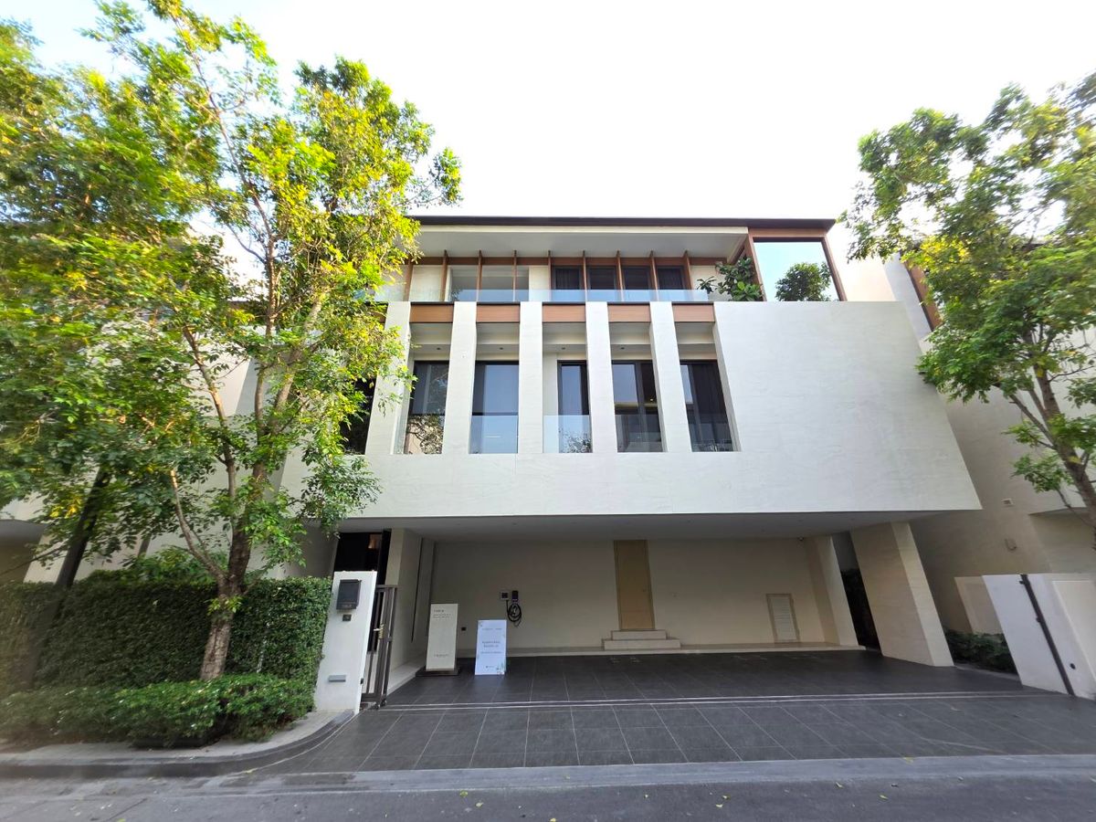 For SaleHousePattanakan, Srinakarin : Park Heritage Pattanakarn: 75SQWAH 568.26SQM. 4BED 6Bath 64,500,000 AM: 0656199198