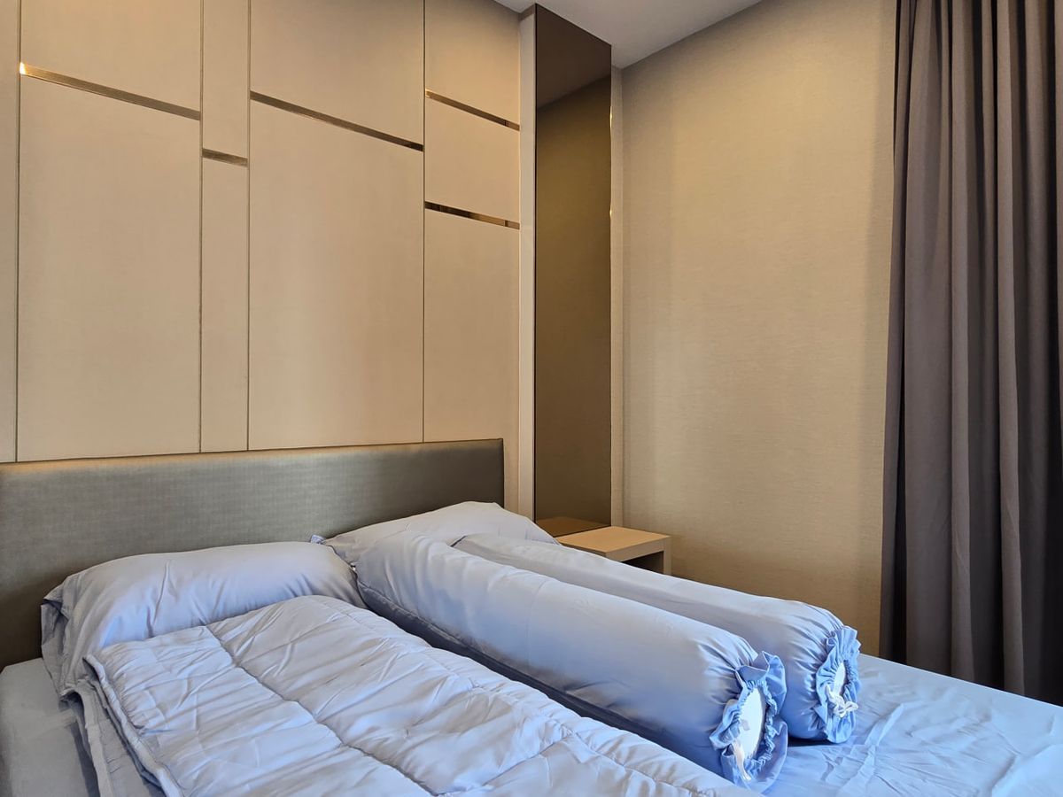 For RentCondoSiam Paragon ,Chulalongkorn,Samyan : Ashton Chula Silom 【𝐑𝐄𝐍𝐓 🔥 🔥 Minimal luxury condo Simple but luxurious With furniture on the train Contact LINE ID: @hacondo