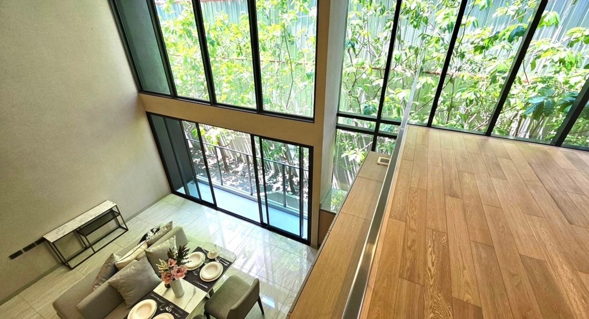 For RentCondoSukhumvit, Asoke, Thonglor : Urgent rent! Dont miss! Rent only 45,000 Luxury Japanese style condo Duplex Loft 2 bed, 2 large water, 67.26 sqm with bathtub !! New room, unboxing There has never been a good location in the heart of Asoke - only 600 meters away from BTS Asoke and MRT Su