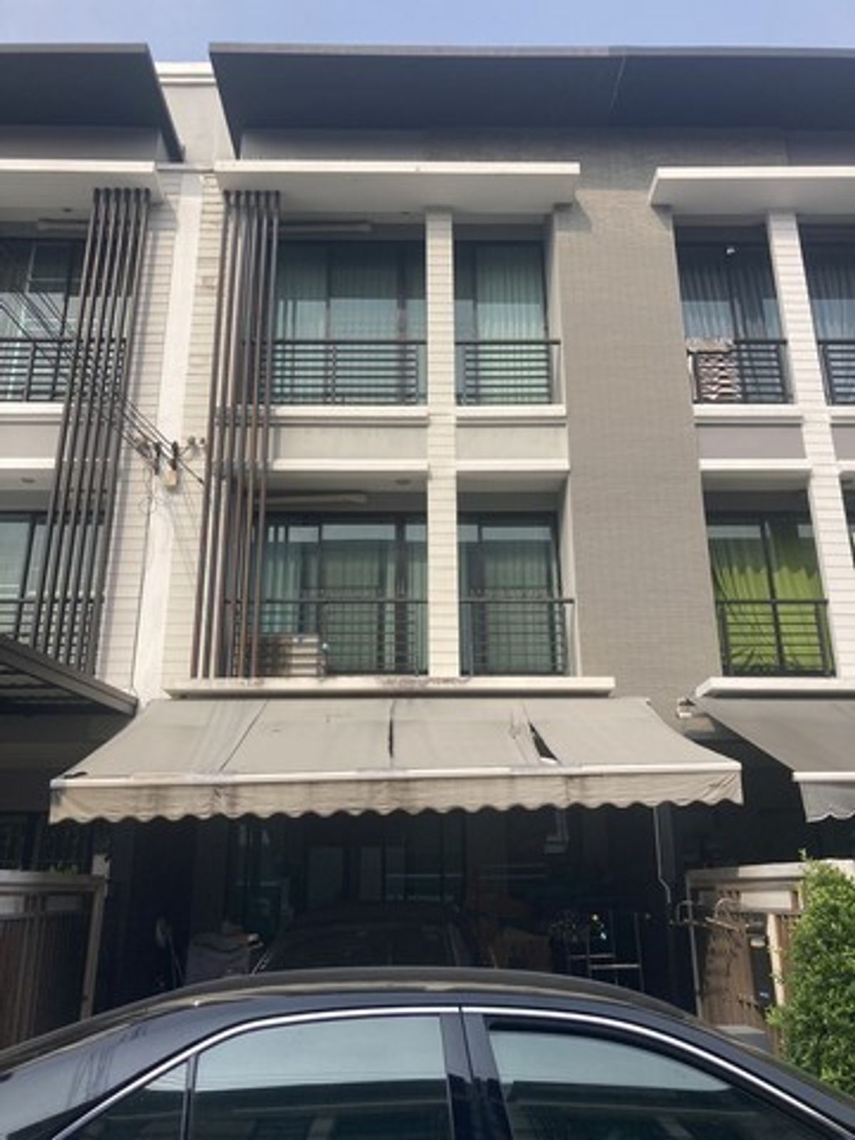 For RentTownhomeRamkhamhaeng, Hua Mak : 3-story townhome rental in Ramkhamhaeng area along Ekamai-Ramintra express Baan Klang Mueang Rama 9 Ramkhamhaeng 39