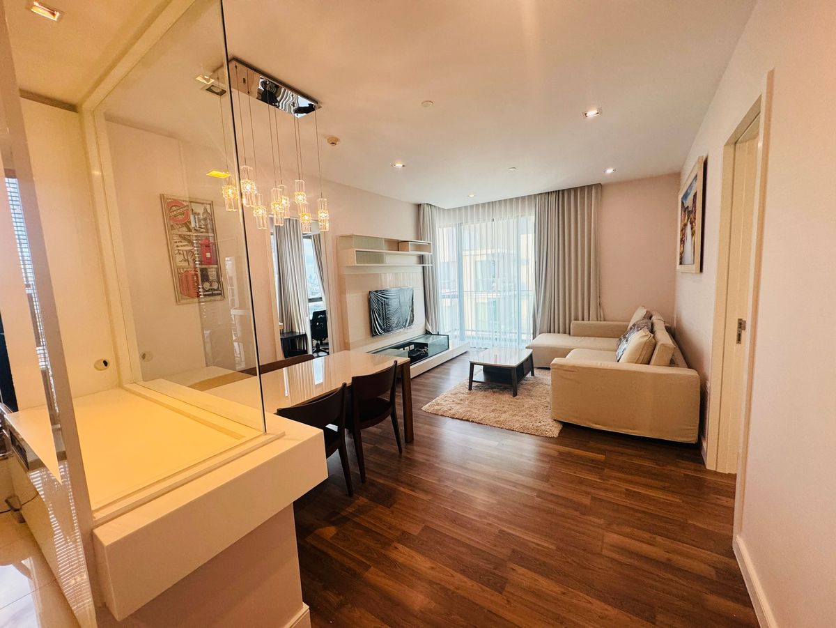 For RentCondoOnnut, Udomsuk : The Room Sukhumvit 62 - SPACIOUS 2B2B, Steps from BTS PUNNAWITHI by Chris