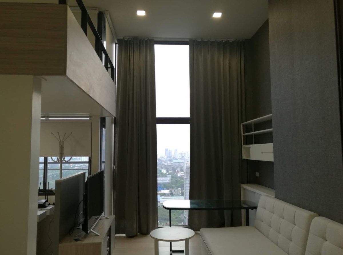 For SaleCondoRama9, Petchburi, RCA : For Sale. Lower Than Market Price. Loft Style 35 SQM Located in Heart of Bangkok. 400 Meters Away from MRT Station and Mall✨