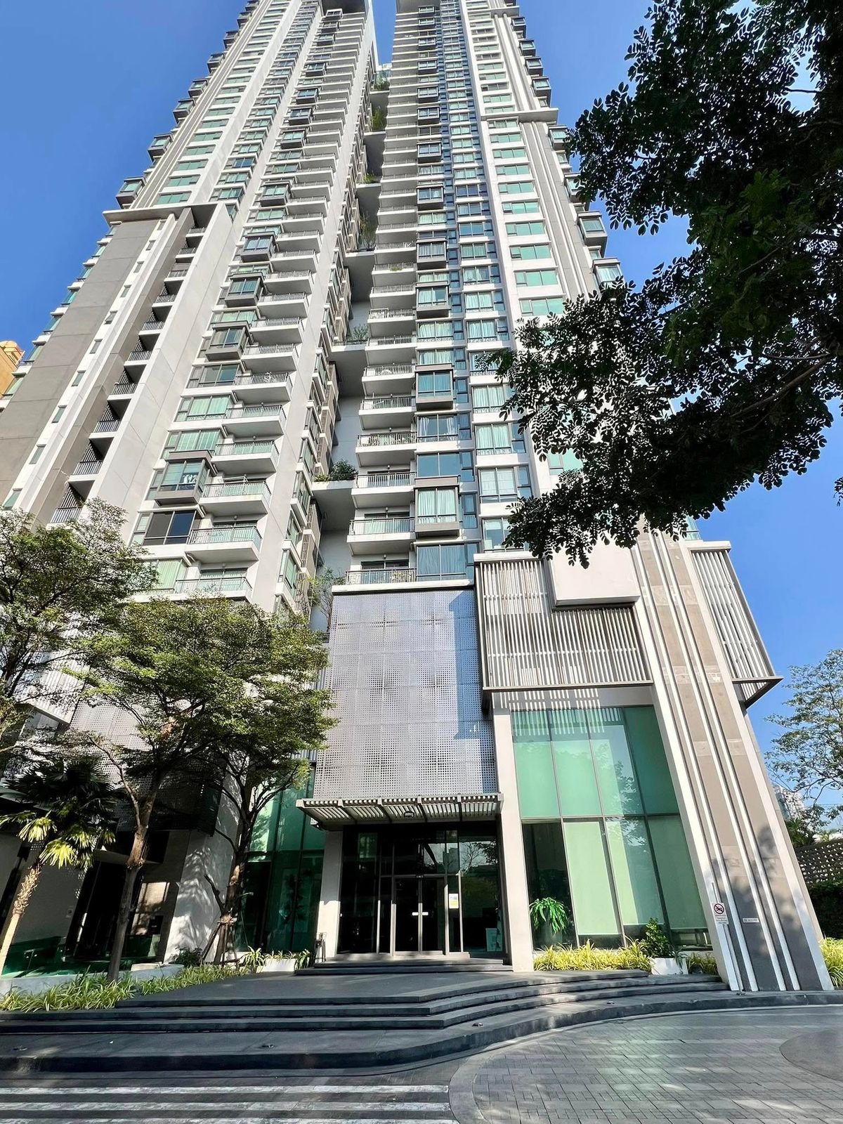 For SaleCondoSukhumvit, Asoke, Thonglor : ✨ Condo for sale near BTS Ekkamai ✨ Rhythm sukhumvit 42 (2 bedrooms, 2 water, 78 sqm.)