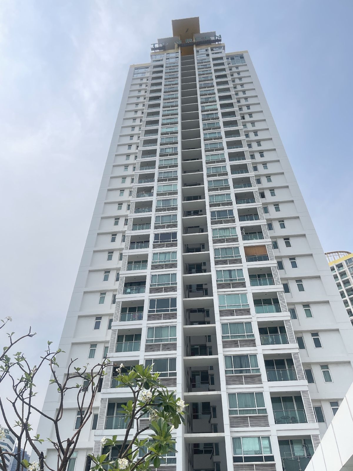 For SaleCondoRama9, Petchburi, RCA : Sell ​​cheap TC Green Condo, Rama 9, Size 1, 41.48, Decorated with Sale Condo# TC Green Phase2 BuildingC 1 Bed Fully Furnished High Floor.