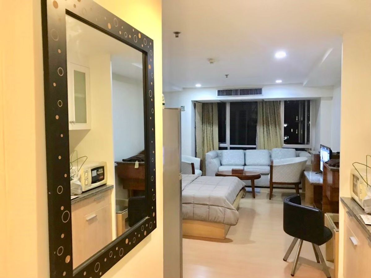 For RentCondoNana, North Nana,Sukhumvit13, Soi Nana : OMG3002 & LT; Free 20 March 68 & GT;  Beautiful studio for rent [The Trading Condo]