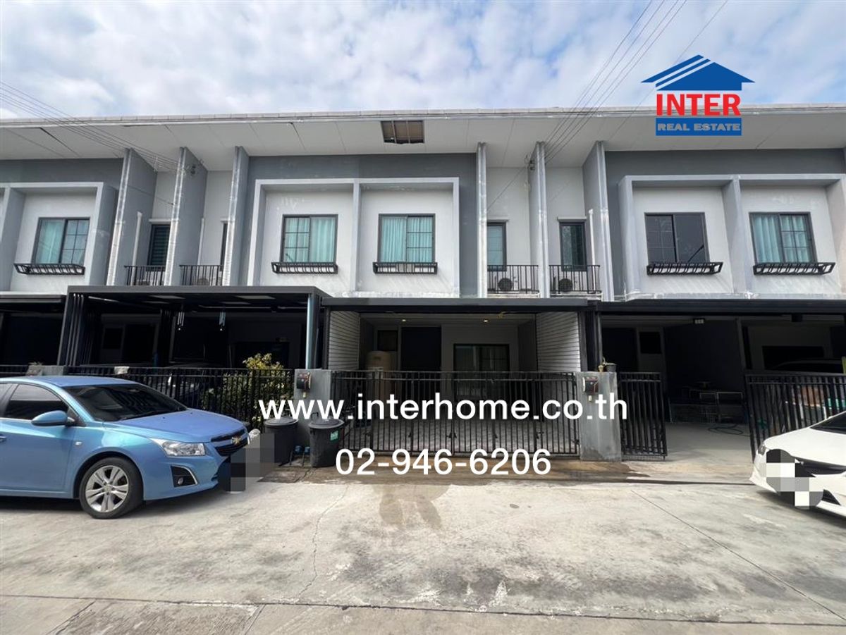 For SaleTownhomePathum Thani,Rangsit, Thammasat : 2 -story townhouse 18.6 sq.w. Village Britania Ring Road-Chatuchot Soi Hathairat 55 Kanchanaphisek Road Hathairat Road, Lam Luk Ka Pathum Thani