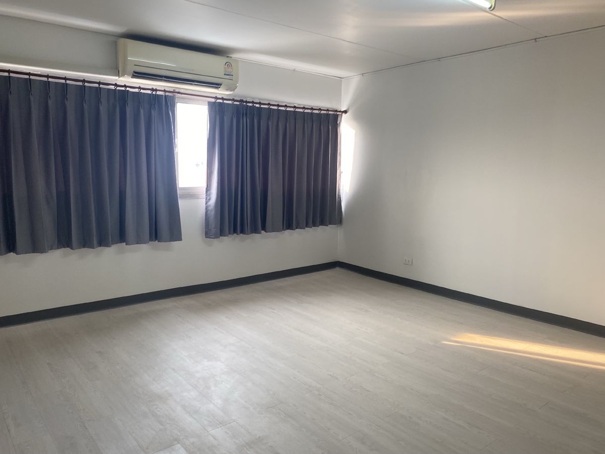 For RentCondoChaengwatana, Muangthong : Pop Poola Muang Thong Condo 28 sq.m., Floor 12, T1 Building, Room, Am Pae, Pink BTS, Silpakorn University, St. Frank School, Expressway