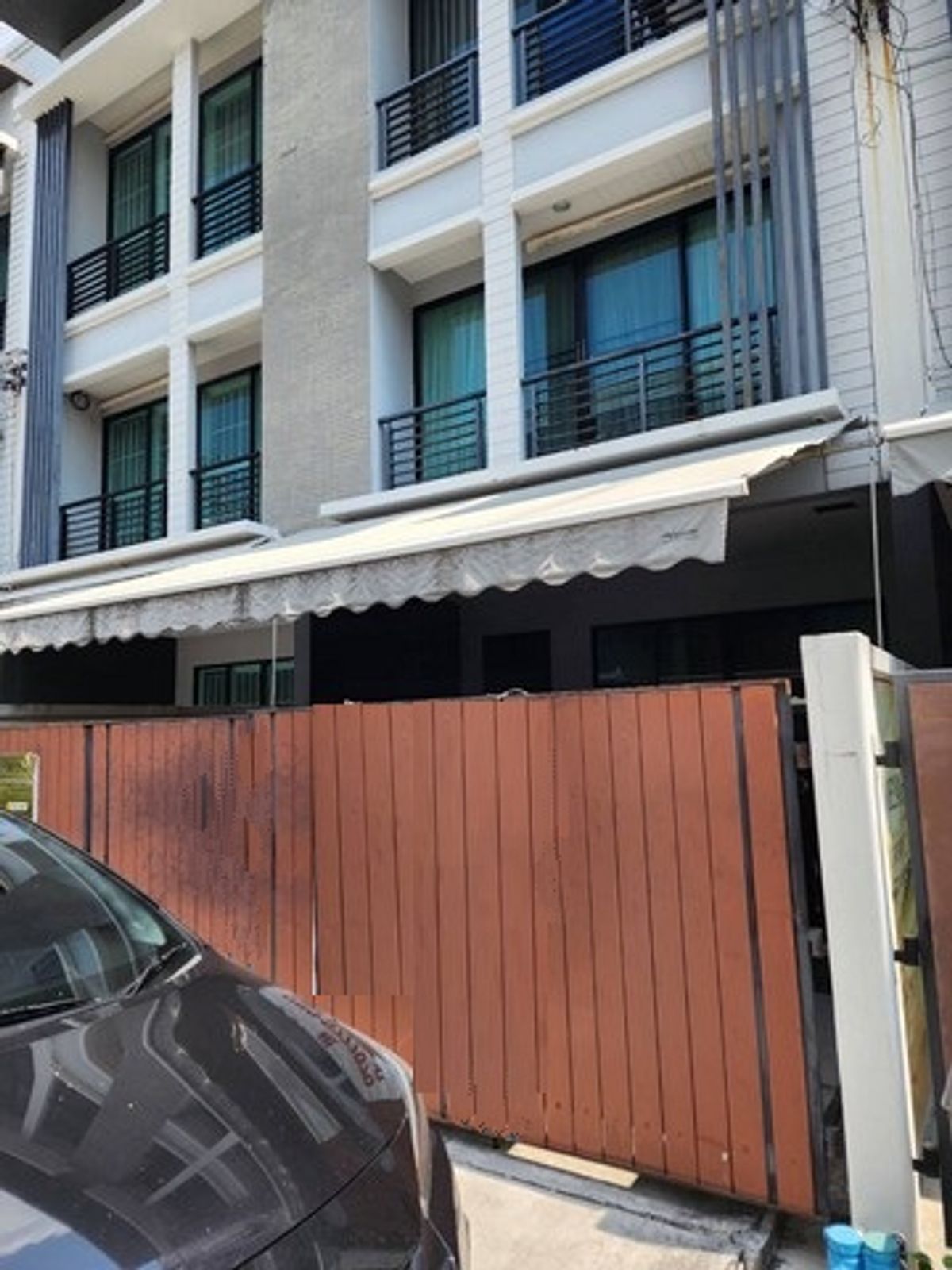 For RentTownhomeRamkhamhaeng, Hua Mak : 3 -story townhome rental near Dae Malla Ramkhamhaeng And Big C Ramkhamhaeng Soi Wat Theplee Liab, Ekkamai-Ram Inthra Baan Klang Mueang Rama 9 Ramkhamhaeng 39