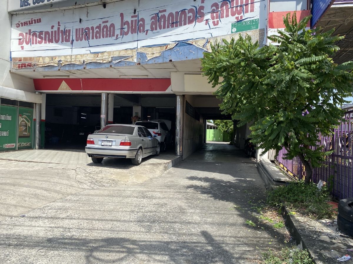 For SaleLandVipawadee, Don Mueang, Lak Si : ✈️ Don Mueang Land for sale, 600 square wah, next to Phahonyothin Road The plot can be lifted. Can make a hotel, apartment, condo, buildings.