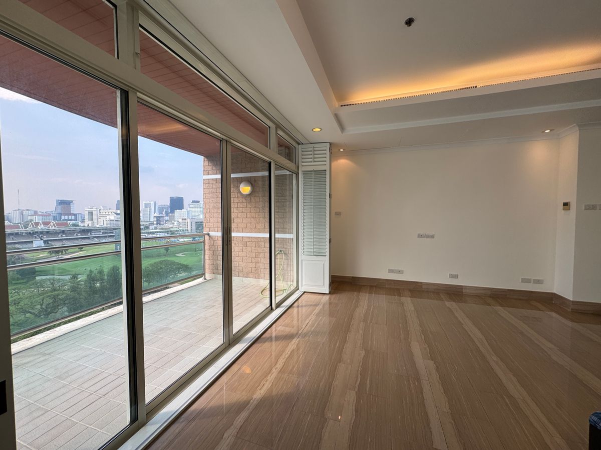 For SaleCondoWitthayu, Chidlom, Langsuan, Ploenchit : ✨ Urgent sale Baan Ratchadamri, 4 bedroom condo, wide balcony, beautiful view Suitable for large families, excellent location near the Ratchadamri BTS