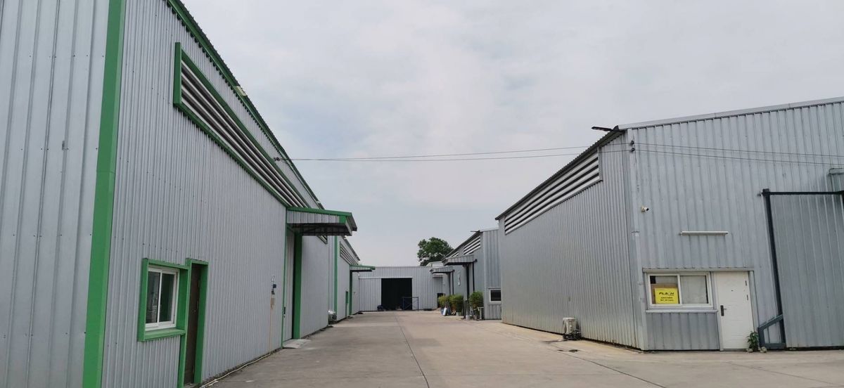 For RentWarehouseRayong : Prefabricated warehouse for rent at Ban Khai Rayong, size 500 square meters