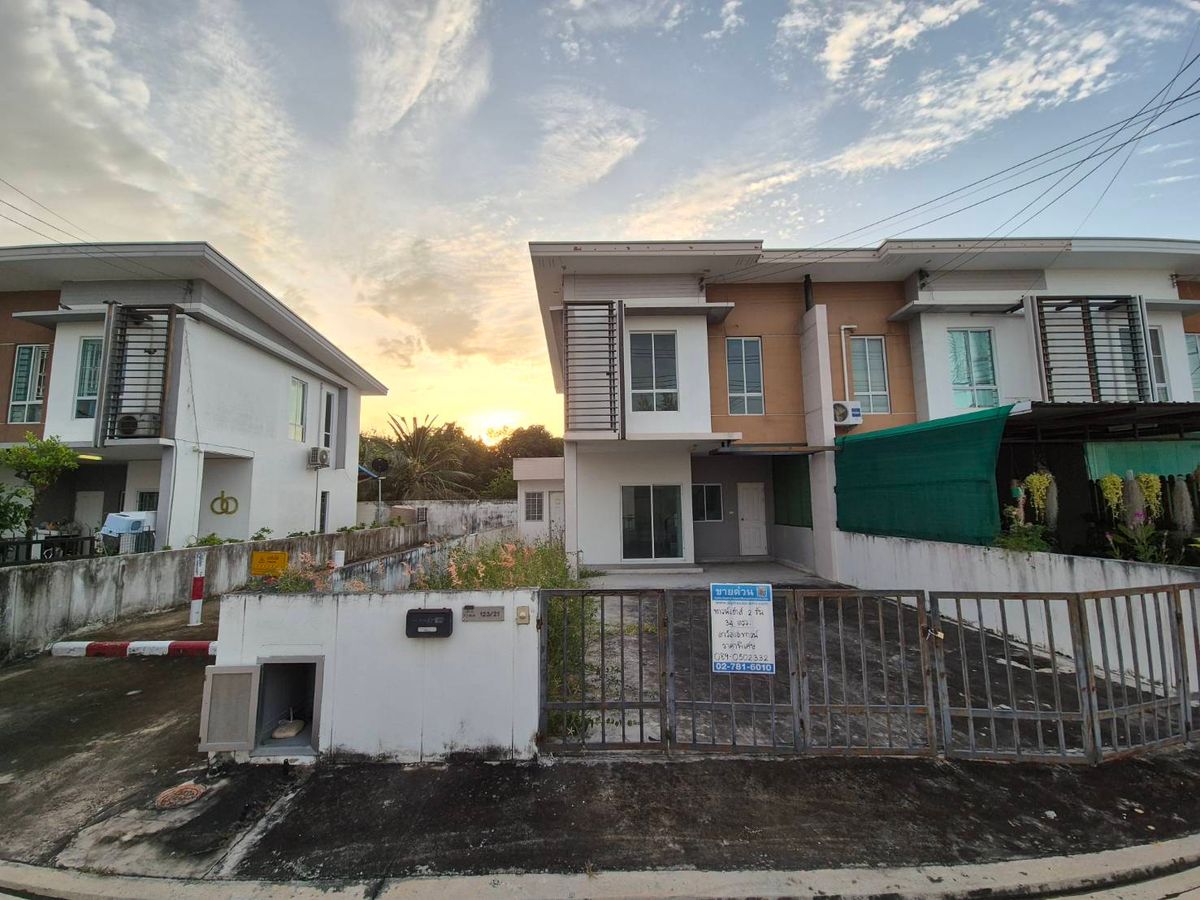 For SaleTownhomeHuahin, Prachuap Khiri Khan, Pran Buri : 2-storey townhouse for sale, Lawalle Town Hua Hin Project, Hua Hin-Nong Plub Road, Hin Lek Fai Subdistrict, Hua Hin District, Prachuap Khiri Khan Special price only 1,358,000 baht