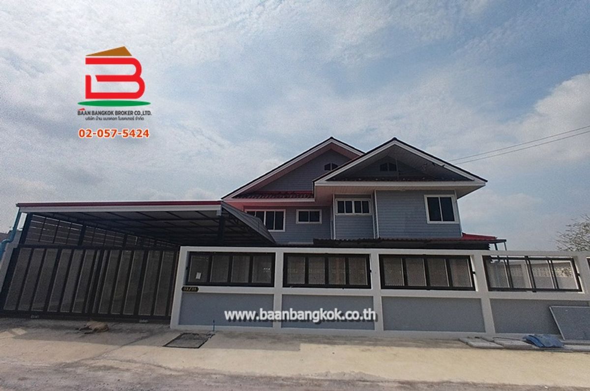 For SaleHousePathum Thani,Rangsit, Thammasat : Detached house, Krisada Place Village, 100 sq.m., Kanchanaphisek Road, Khlong Ha Subdistrict, Khlong Luang District, Pathum Thani Province