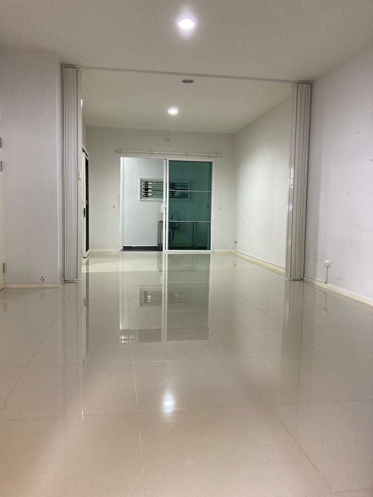 For SaleTownhomeOnnut, Udomsuk : K-5794 Urgent sale! Baan Klang, Sukhumvit 77, is ready to be near BTS Onnut in front of the house, not colliding with anyone.