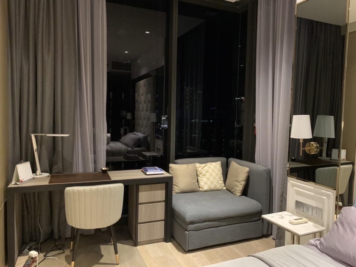 For RentCondoSilom, Saladaeng, Bangrak : Rent a very beautiful decoration room. Fir+electrical appliances, complete room, very new condition Never rented before ❤️ASHTON-SILOM    Ashton Silom Condo on Silom Road BTS Chong Nonsi 😉 Size 49 sqm, 1 bedroom, 1 bathroom ❤️ Cheap rental 36,000 baht/ mo