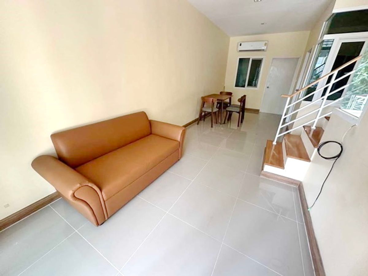 For RentTownhomeOnnut, Udomsuk : Chalermprakiet 26-30 Big C Suan Luang 1.7 km. MRT Suan Luang Rama 9 4 km. Rent a 2 -story townhome. 18 sq.wh.