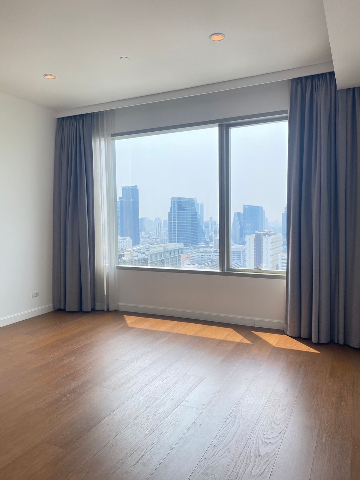 For RentCondoWitthayu, Chidlom, Langsuan, Ploenchit : For Rent✅ 185 Rajadamri 2 bedrooms