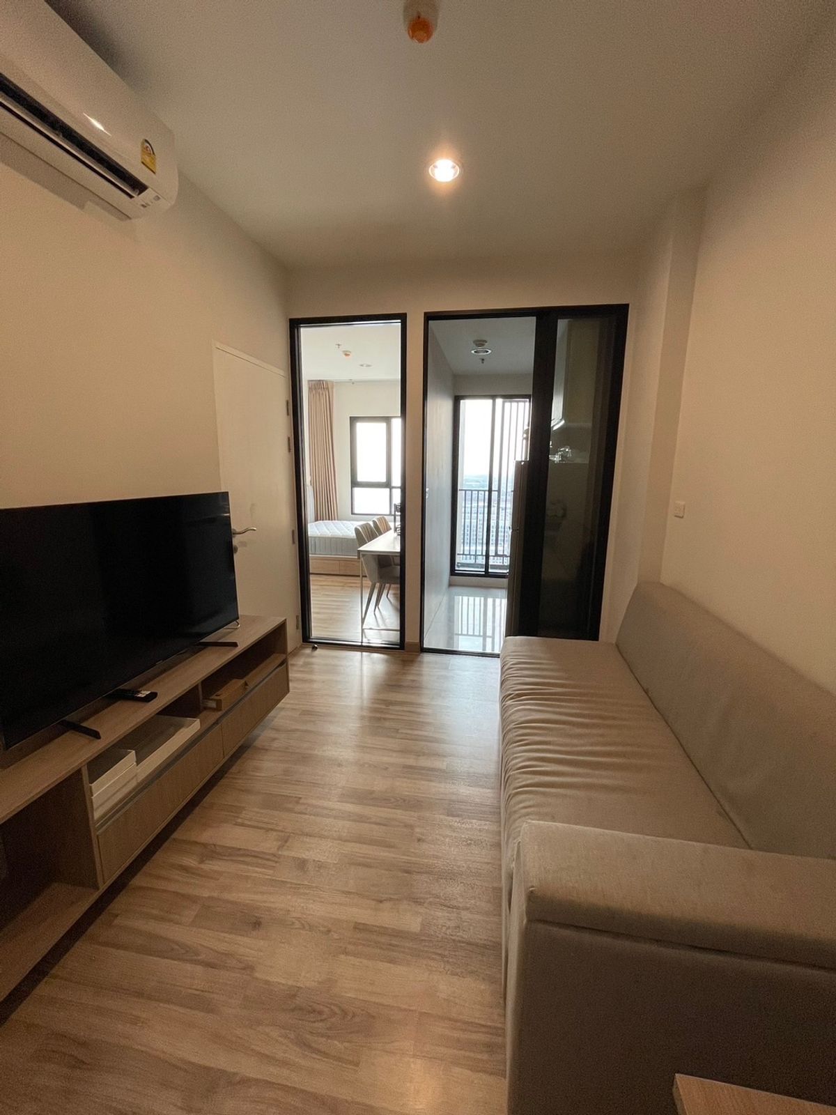 For RentCondoBangna, Bearing, Lasalle : 📢 Niche Mono Sukhumvit - Bearing Condo (BTS Bearing) Floor 17 | Size 28 sq.m. | High Ceiling 2.7 m. River view | Kitchen separation 12,000 baht/month 
 
