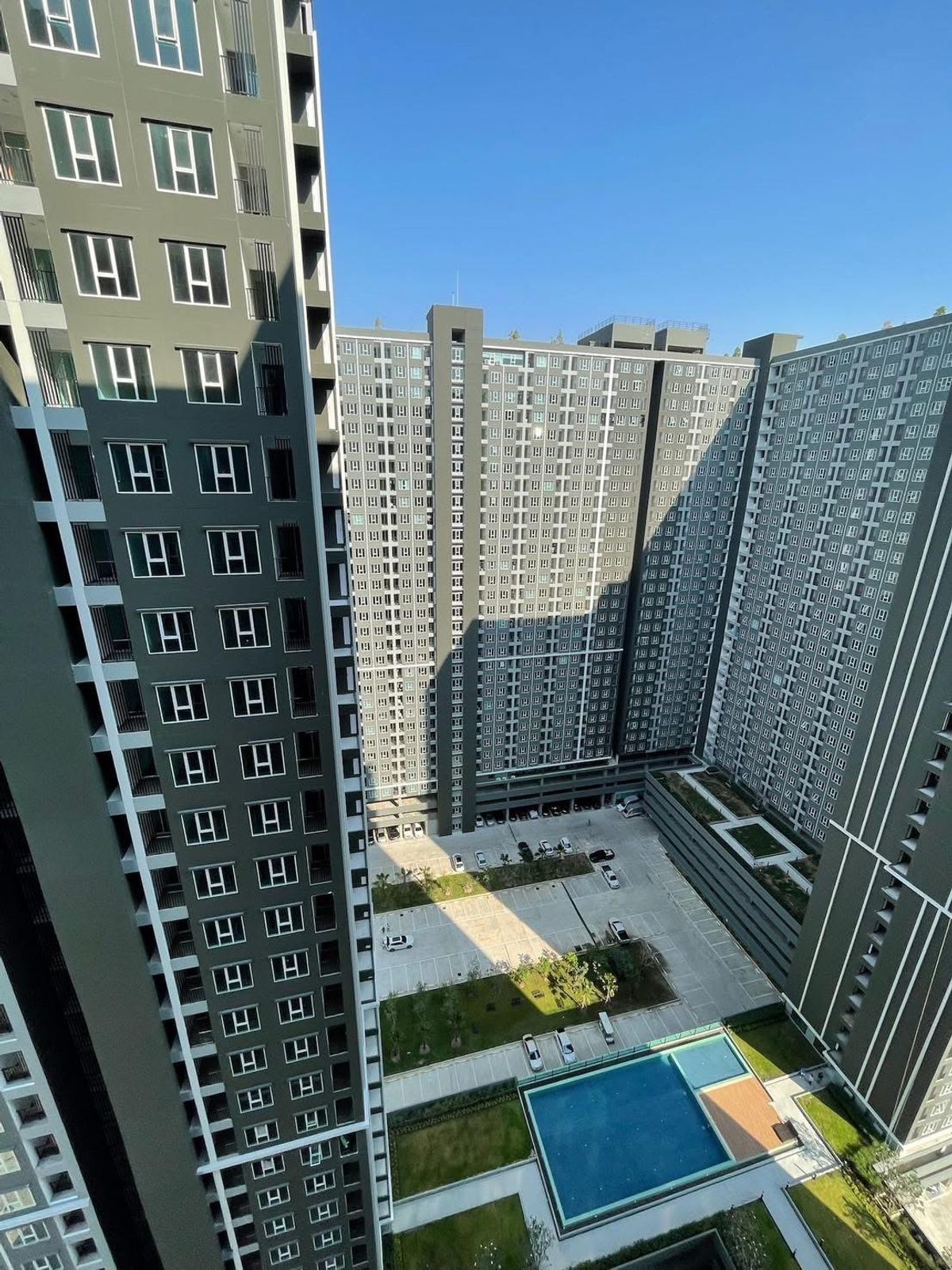 For RentCondoBangna, Bearing, Lasalle : Rent !!! Ready to enter the new room very much, only 11,000 baht per month. Condo Regent Home Bangna 1 bedroom, 1 bathroom, 28 SQM. Building B 26, near BTS, Bang Na, only 400 meters. Interested, please contact Khun Nu 063-6599447 Line ID: nukhunnasit