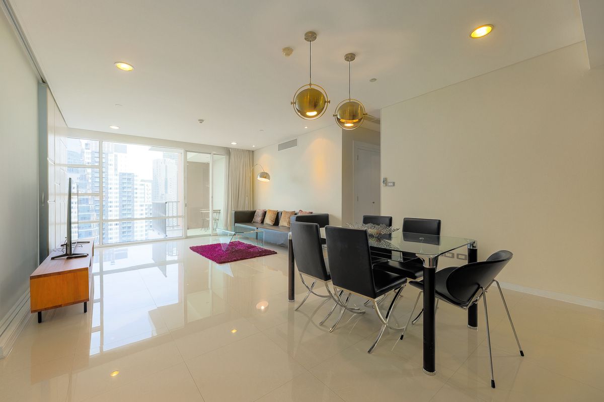 For SaleCondoSukhumvit, Asoke, Thonglor : RENOVATED AND PET FRIENDLY - 3 BEDROOM FULLERTON SUKHUMVIT 