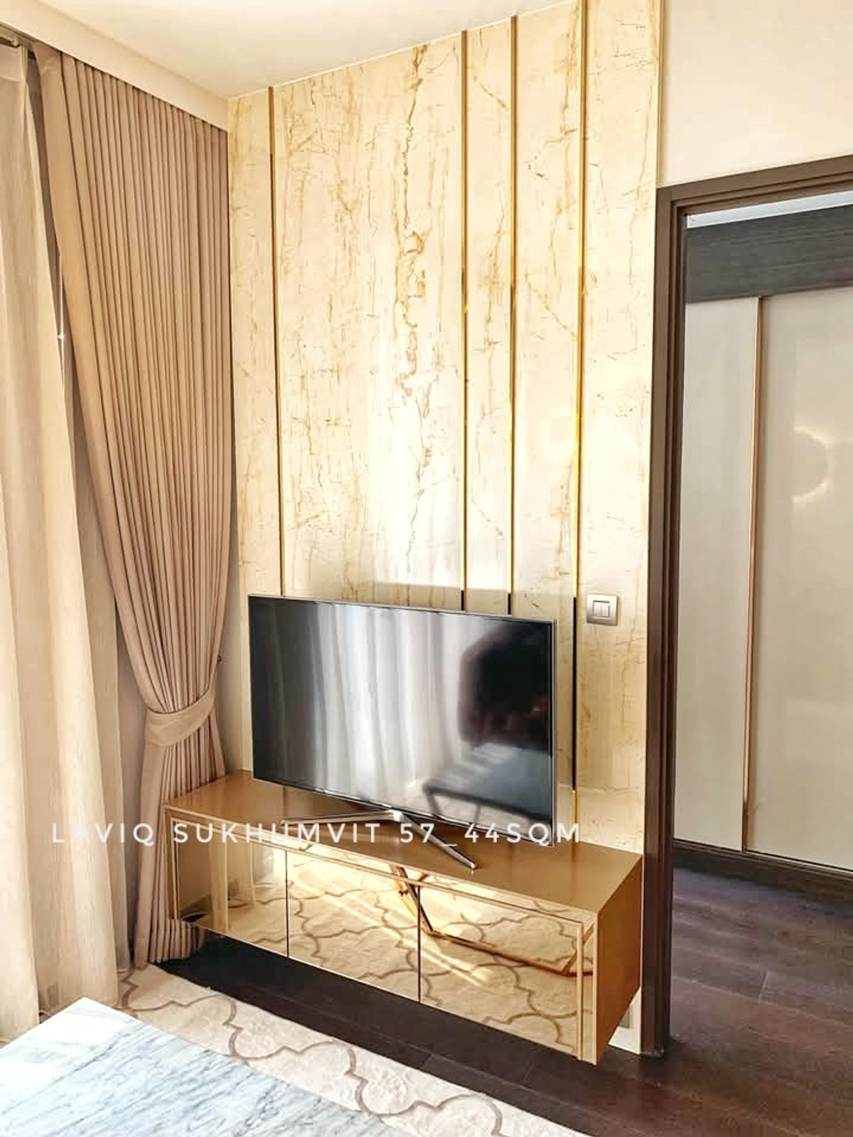 CondoSukhumvit, Asoke, Thonglor : Rental and sale. Laviq Condo Sukhumvit 57 Luxury Condo 1 Bedroom Decorated in good condition, beautiful, middle, luxurious, luxurious. Thonglor-Sukhumvit area