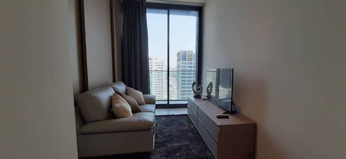 ให้เช่าคอนโดสีลม ศาลาแดง บางรัก : FOR RENT  1 BEDROOM 35 SQ.M  HIGH FLOOR FULLY FURNITURE  READY TO MOVE IN