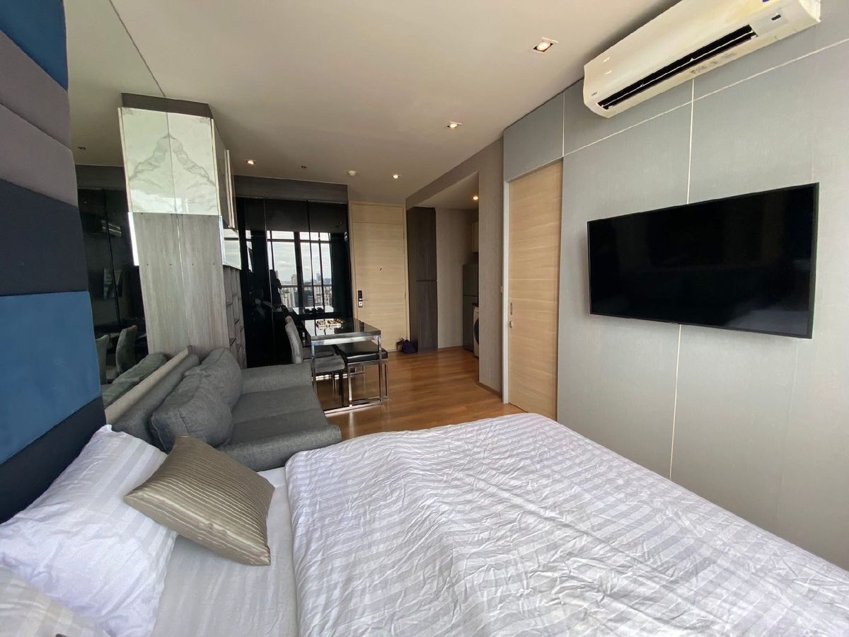 For RentCondoSukhumvit, Asoke, Thonglor : SN888240 Luxury Condo for Rent @Park Origin Phong