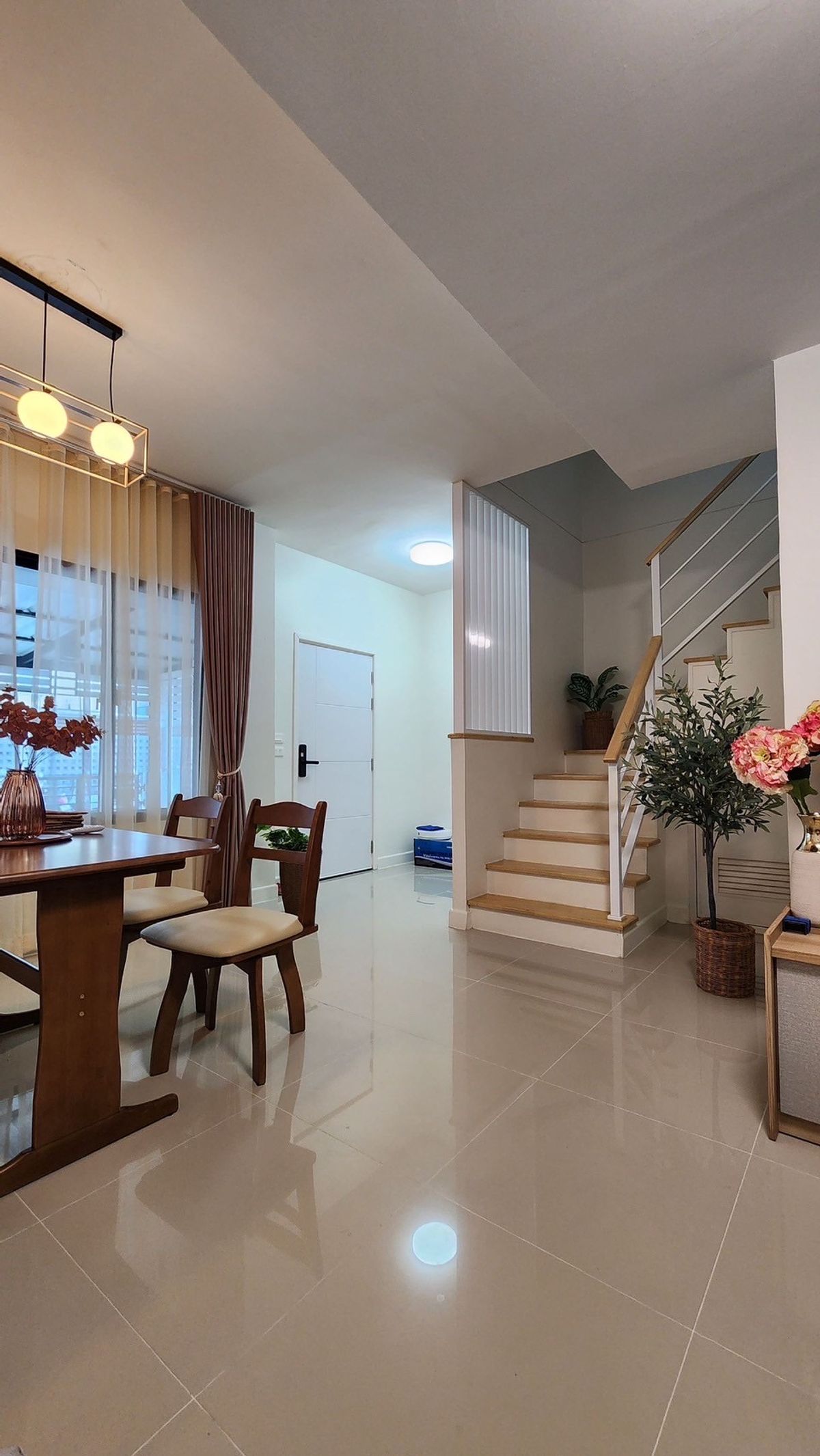 ให้เช่าทาวน์โฮมพัฒนาการ ศรีนครินทร์ : 💥ForRent💥3Bed •  The Connect Pattanakarn 38 🏡 Near Airport Link & BTS ‼️ Ready to move in ‼️  Fully Furnished ✨


