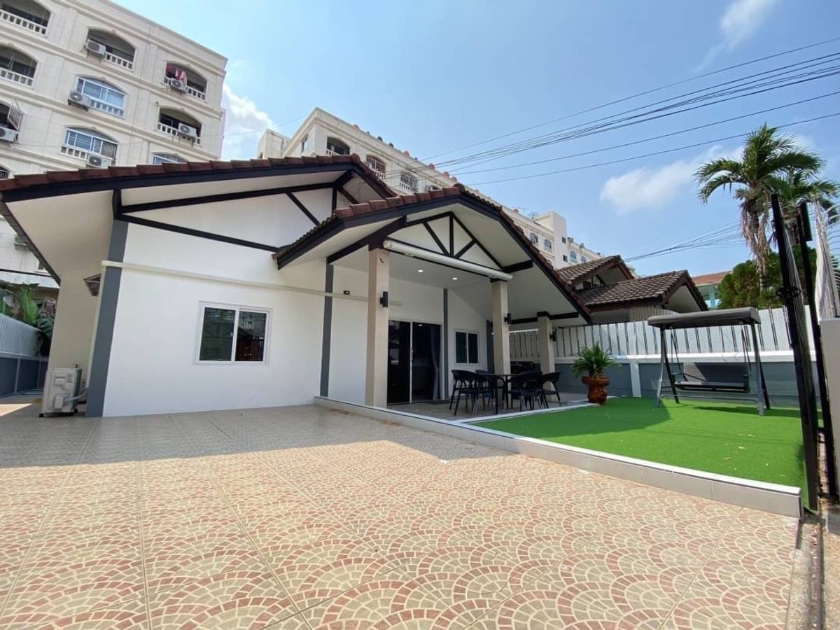 ให้เช่าคอนโดพัทยา บางแสน ชลบุรี สัตหีบ : HOUSE FOR RENT 3 BED @ 35000 BAHT PER MONTH
