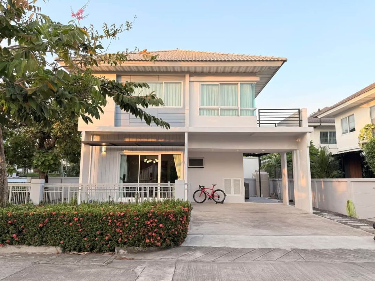 For RentHousePathum Thani,Rangsit, Thammasat : Rent a detached house near the back of the house, the front of the house does not collide to anyone, Perfect Park Rangsit Project