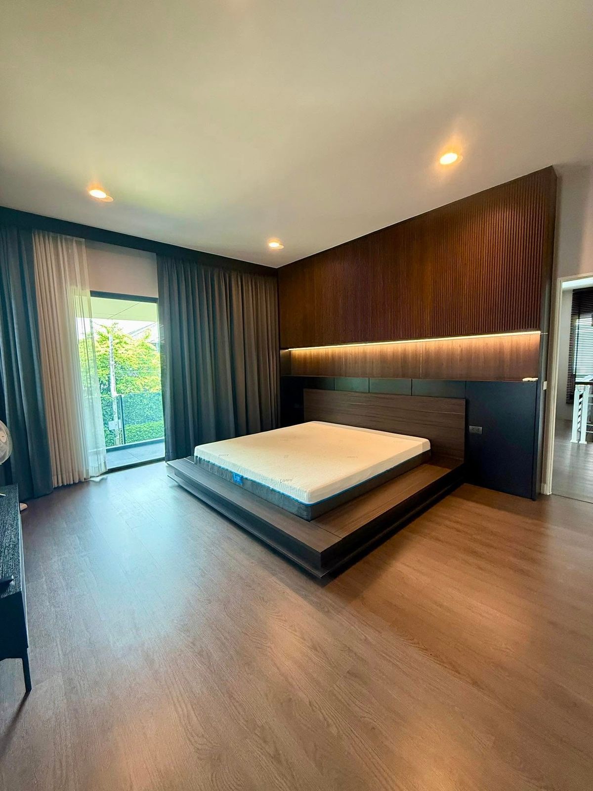 ให้เช่าบ้านพัฒนาการ ศรีนครินทร์ : ให้เช่าบ้านเดี่ยว กรุงเทพกรีฑา ใกล้โรงเรียนนานาชาติไบร์ทตัน  Fully furnished, ready to move in.