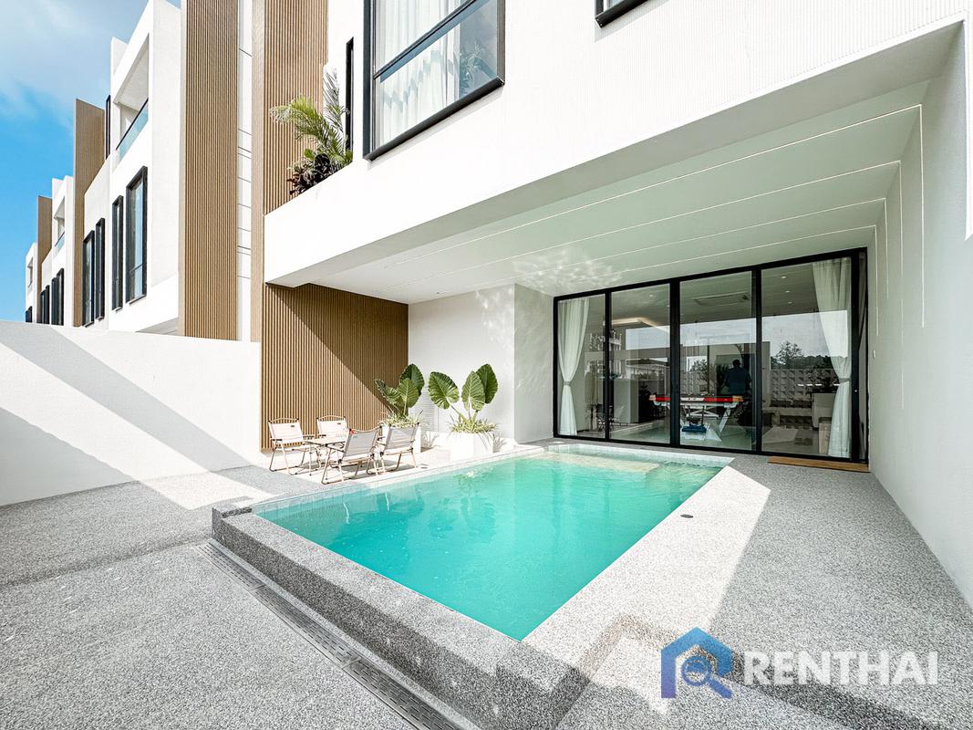 ขายทาวน์โฮมพัทยา บางแสน ชลบุรี สัตหีบ : สำหรับ ขาย ทาวน์เฮ้าส์  ที่ Aura Villa Reserve